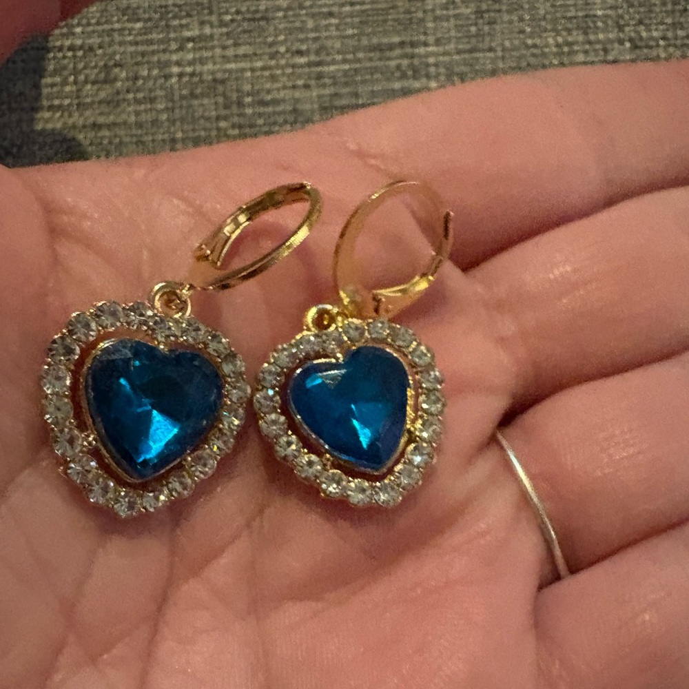 3/$25 Blue crystal heart earrings